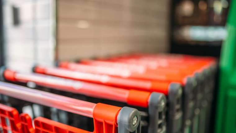 Costco Giving Officers Priority Access to Stores During the Coronavirus Crisis